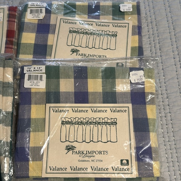 Park Imports Curtain Bundle 2 Valances & 2 Pairs of Tiers. - Picture 2 of 16